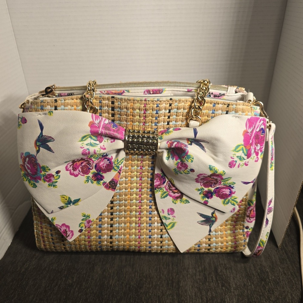 Betsey Johnson Floral Woven Straw Bow Shoulder Bag White Pink Gold Studded Large
